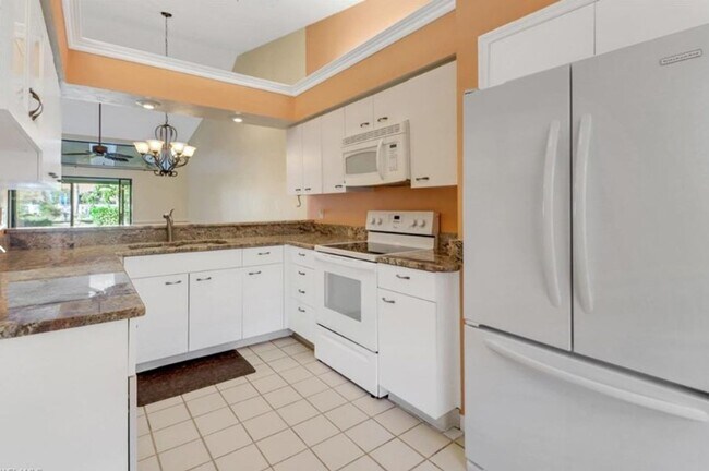 Foto del edificio - Regent Park | 2BR/2BA Condo with Pool Acce...