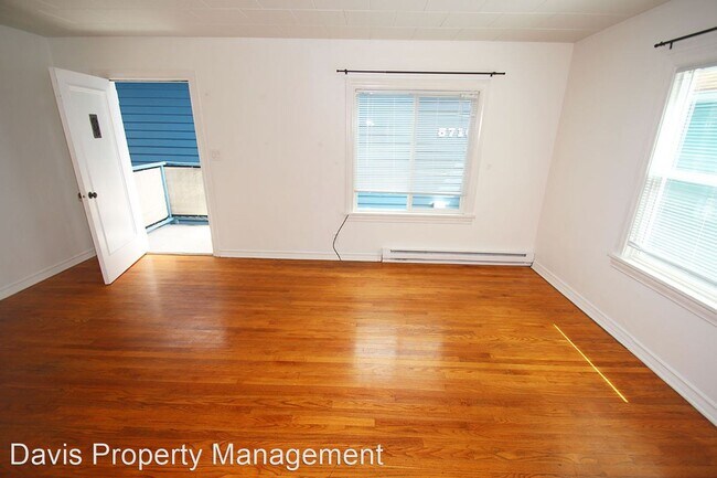 Foto del edificio - 8716 Sand Point Way NE