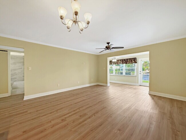 Foto del edificio - 4533 Marine Pkwy