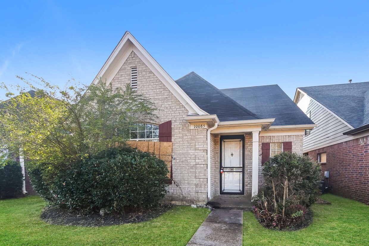 Primary Photo - 10085 Woodland Hills Dr