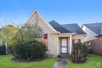 Building Photo - 10085 Woodland Hills Dr