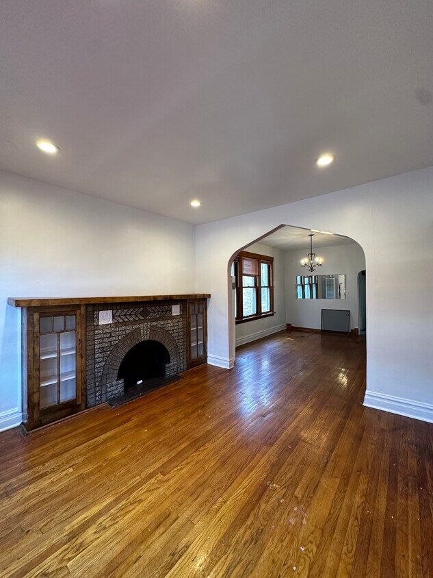 Primary Photo - 2855 W Pershing Rd