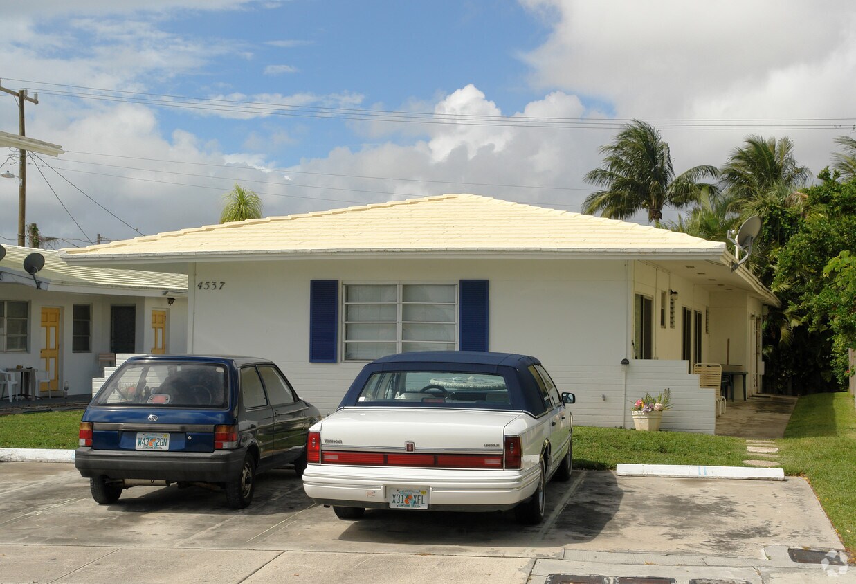 Foto del edificio - 4537 Poinciana St