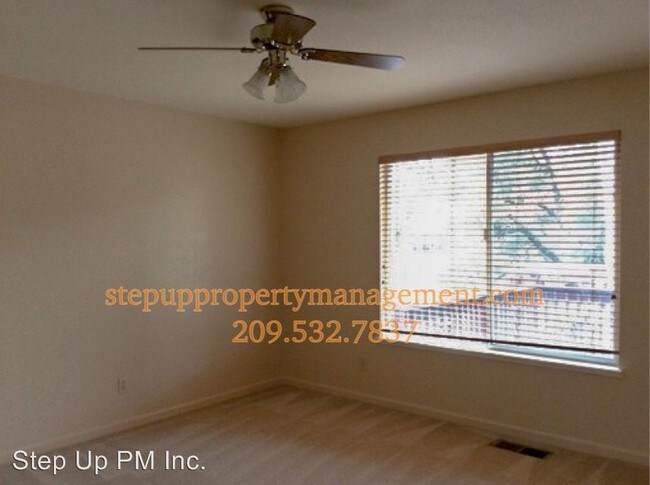 Foto del edificio - 15380 Camino Del Parque Rd N