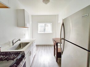 Building Photo - 2255 W 14th St