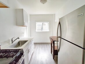 Building Photo - 2255 W 14th St