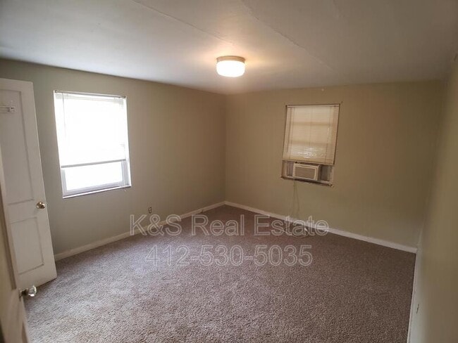 Photo - 1018 Summit St House