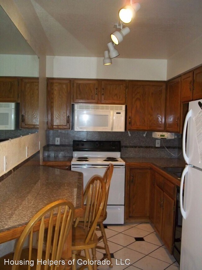 Building Photo - 3 br, 2 bath House - 4949 Eisenhower Drive #D