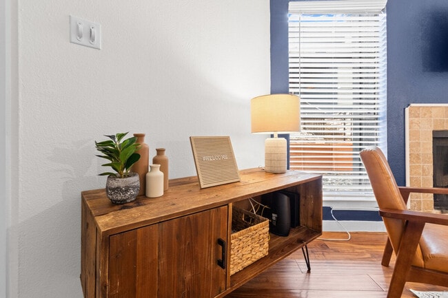 Foto del edificio - 800 S 1st St