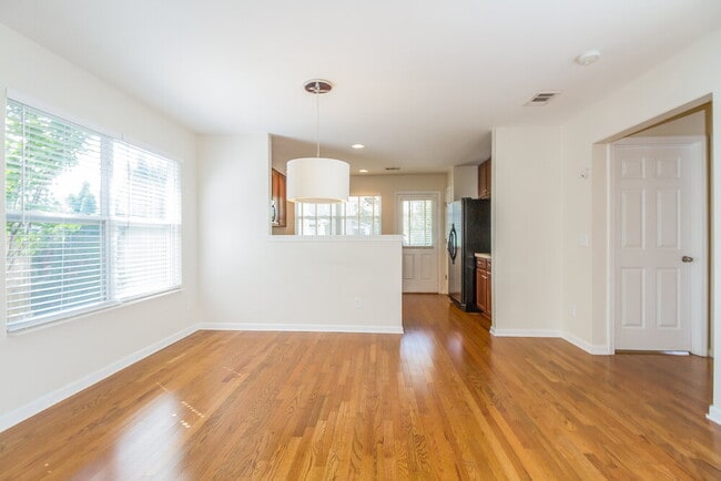 Building Photo - 2151 Erin Ln