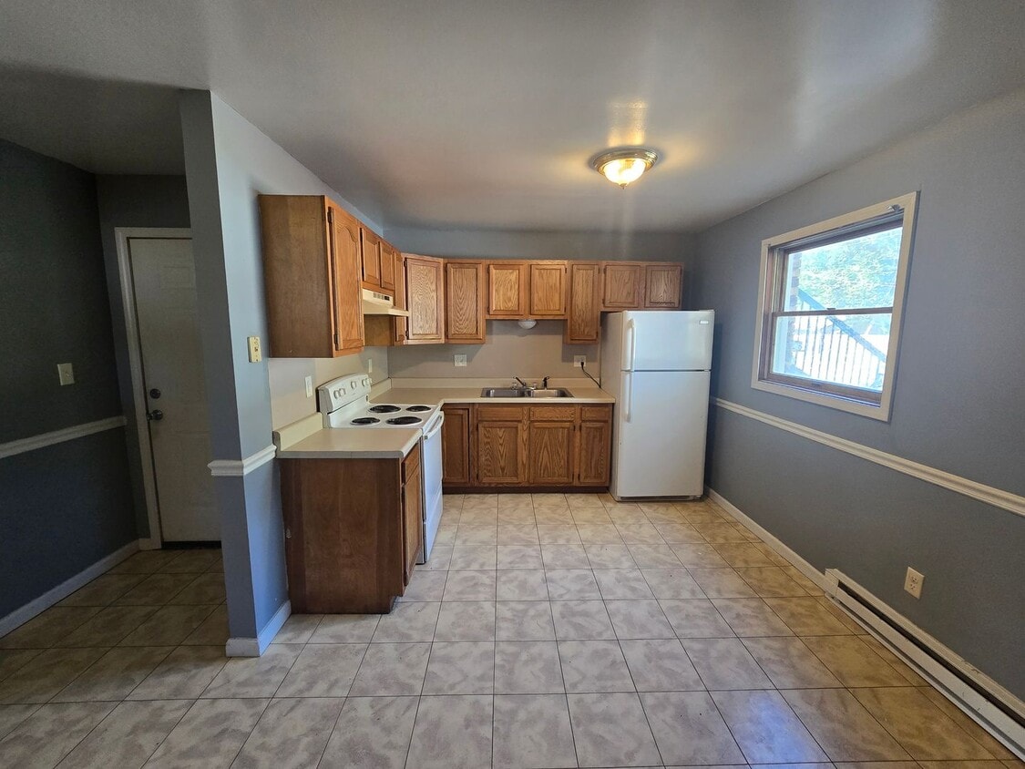 Building Photo - 420 E Bryan St