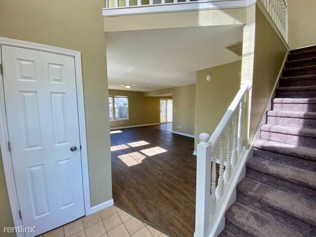Foto del edificio - 3 br, 2.5 bath House - 6364 Titania Drive