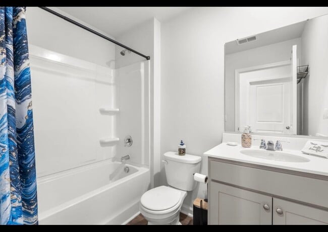 Building Photo - 645 Silver Spruce St