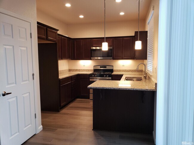 Building Photo - 3655 Oaklawn St