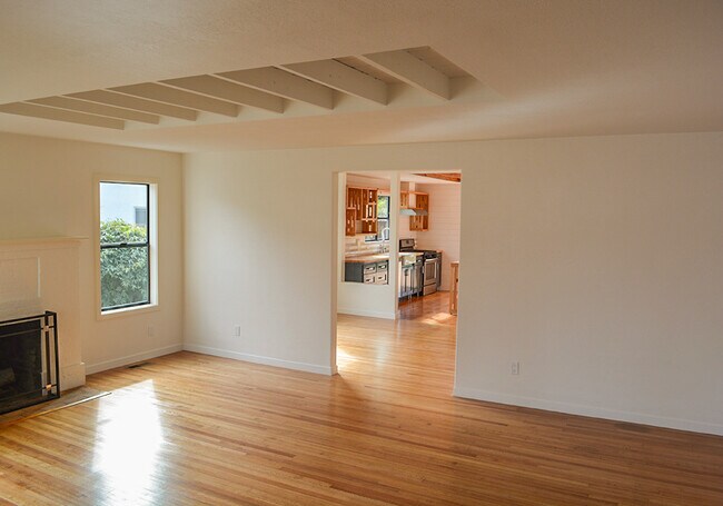 Building Photo - 278 Grand St