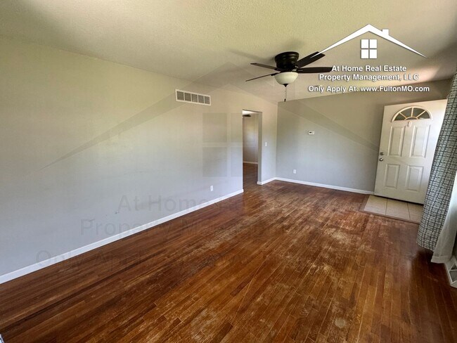 Foto del edificio - 1304 Bradley Ln