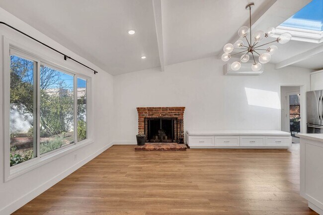 Foto del edificio - 5338 Campo Rd