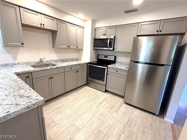 Foto del edificio - 1501 SE 32nd St