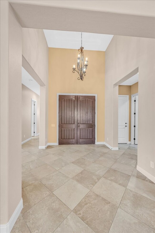 Building Photo - Stunning 1-story home in the prestigious Club at Madeira Canyon guard gated community!