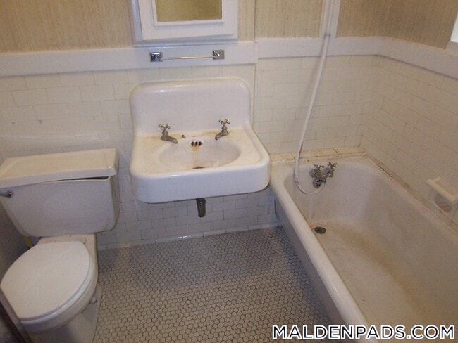 Building Photo - 17-19 Washington St.