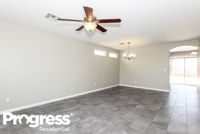 Foto del edificio - 12417 W Larkspur Rd
