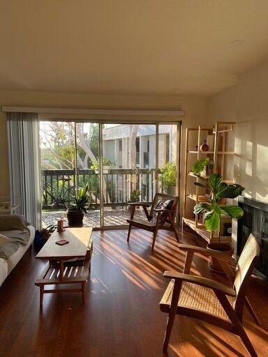 Foto del edificio - 7315 Raintree Cir
