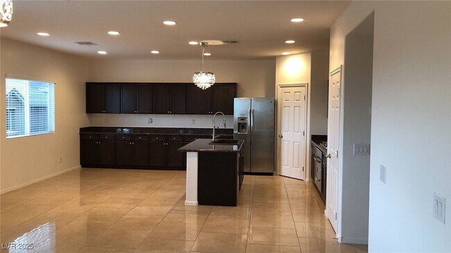Foto del edificio - 10819 Leatherstocking Ave