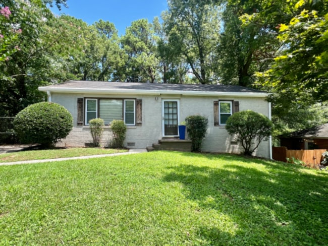 Building Photo - 3534 Maryvale Dr