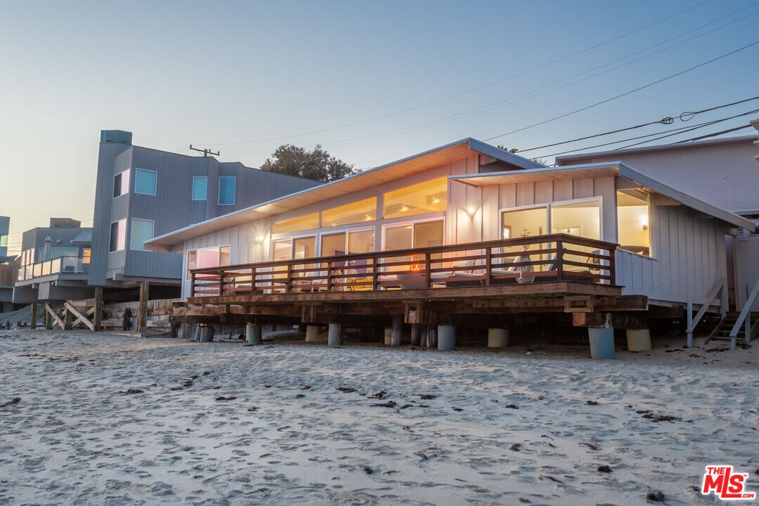 Foto del edificio - 24246 Malibu Rd