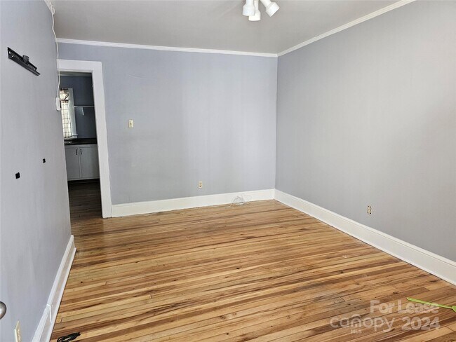 Building Photo - 1130 Camden Ave