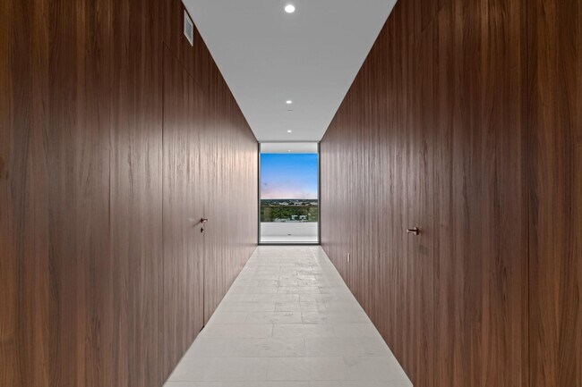 Building Photo - 200 Arkona Ct
