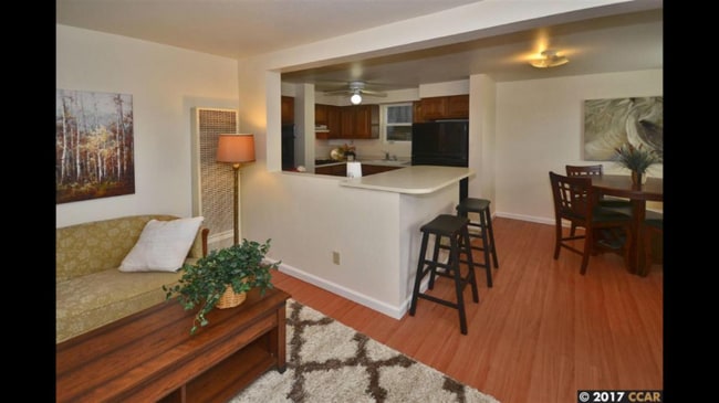 Foto del edificio - 2431 Monterey Ave
