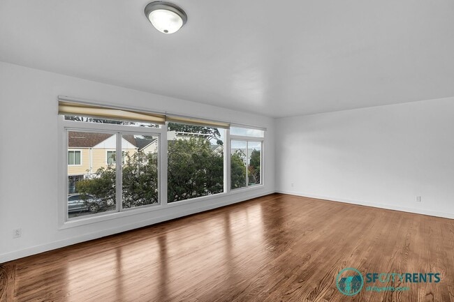 Foto del edificio - Diamond Heights/Noe Valley: Single Family Home w/ Guest Suite, Yard, Garage & EV Charger