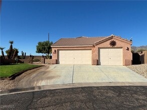 Building Photo - 1164 Golf Club Dr