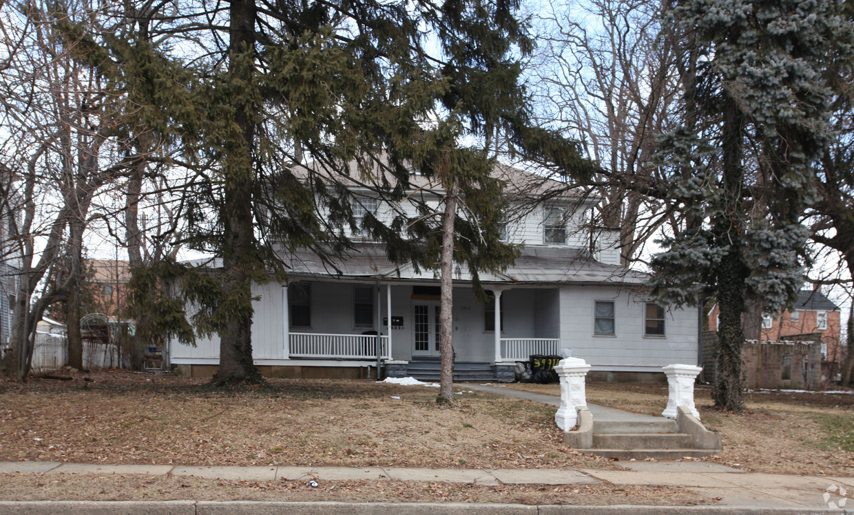 Building Photo - 3914 W Cold Spring Ln
