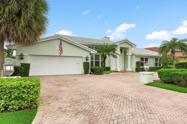 Building Photo - 1356 Thatch Palm Dr