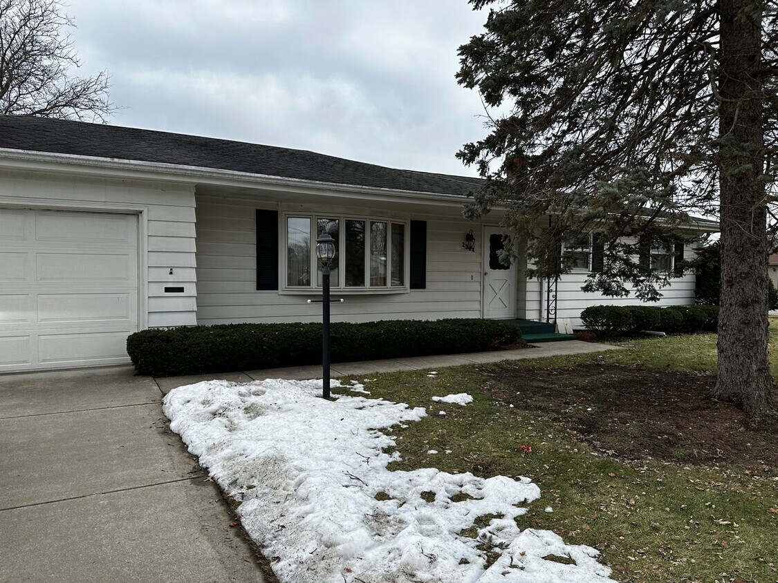 Primary Photo - Charming 3-bedroom, 1.5 bath Home on Janes...