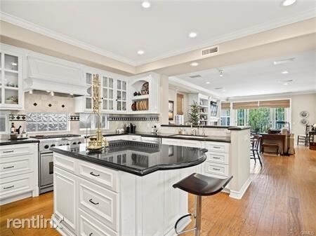 Building Photo - 3 br, 3 bath House - 305 Sapphire Ave