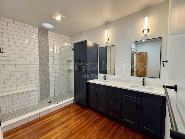 Foto del edificio - 209 W Main St