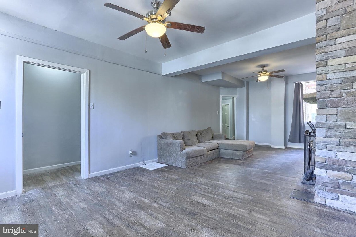 Foto principal - 316 S 2nd St