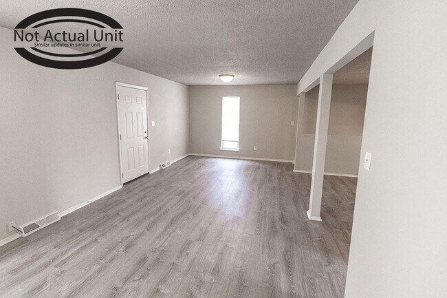 Foto del edificio - 211 Wheaton Ct