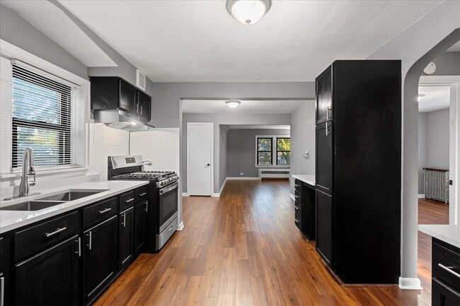 Foto del edificio - 2345 Ridgeland Ave