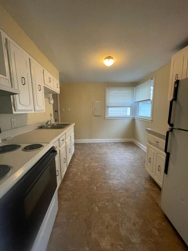 Foto del edificio - 2421 Hollywood Pl