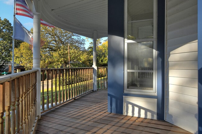 Photo - 403 Glen Ave House