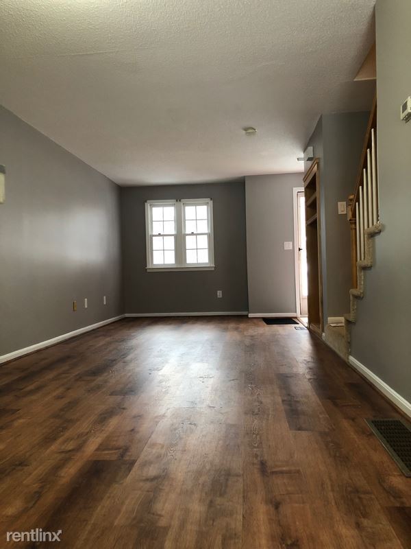 Building Photo - 2 br, 1.5 bath Townhome - 1 Fox Hollow Way