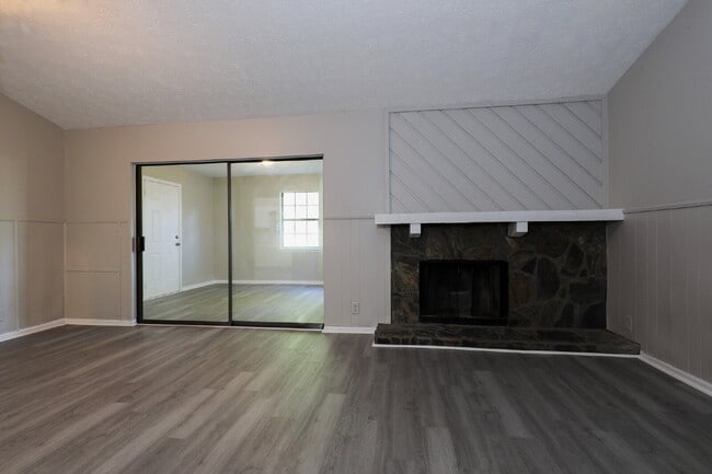 Building Photo - 3069 Caliente Ln