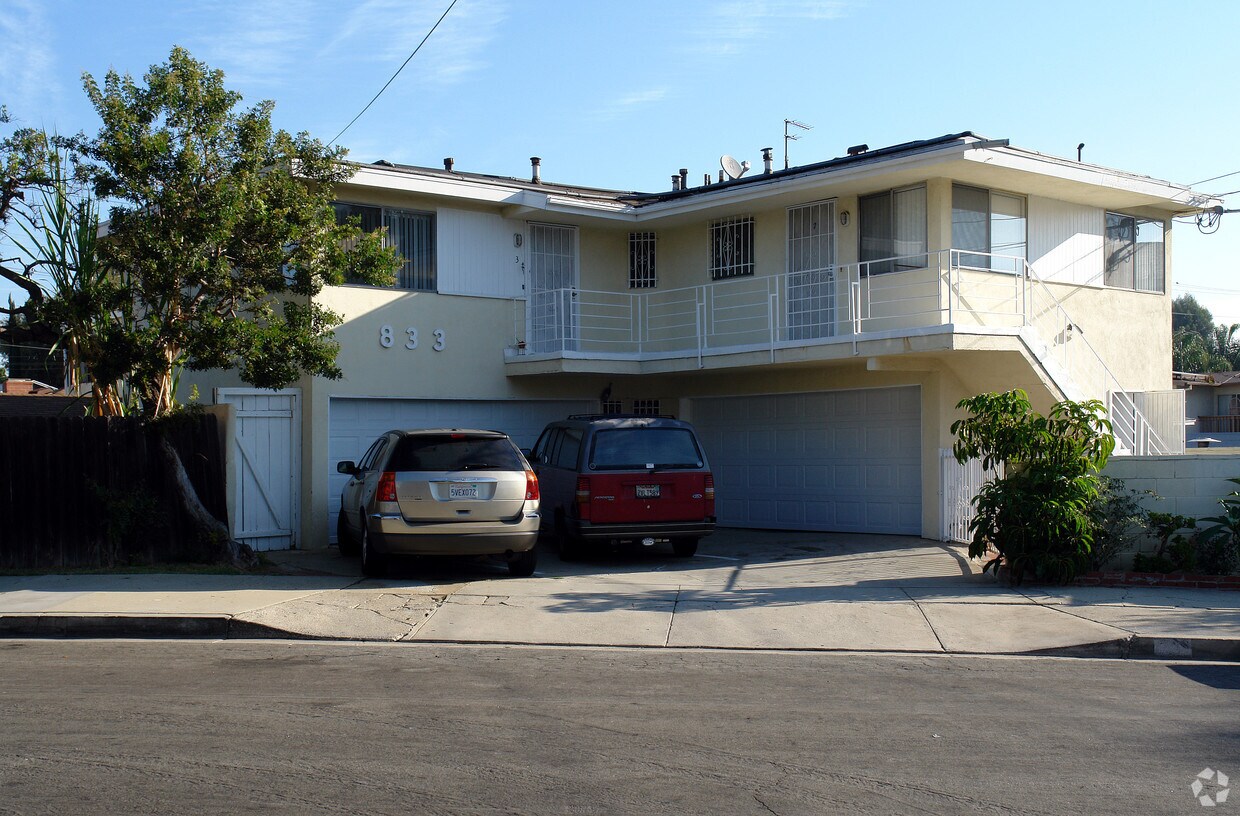 Primary Photo - 833 N Acacia St