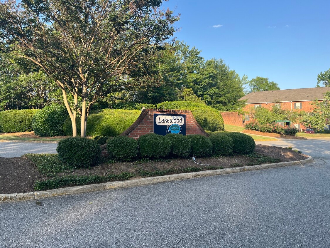 Primary Photo - 148 E University Dr