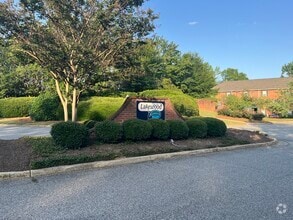 Building Photo - 148 E University Dr
