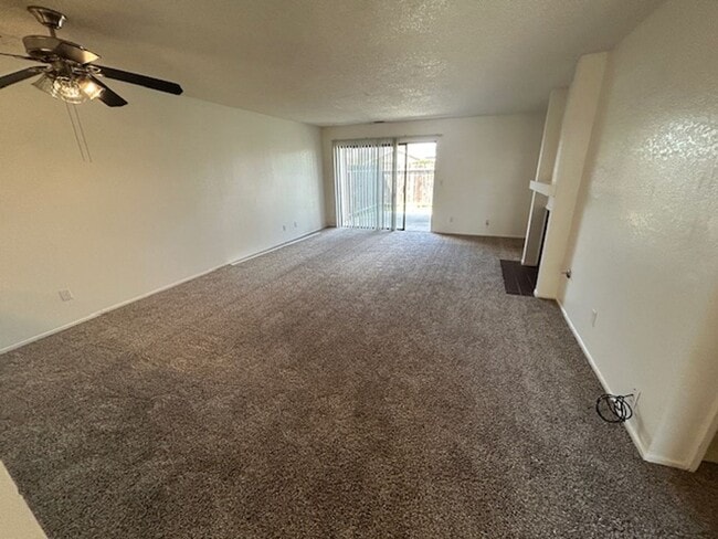 Building Photo - *** Move-In Special $300 OFF 1st Month's R...